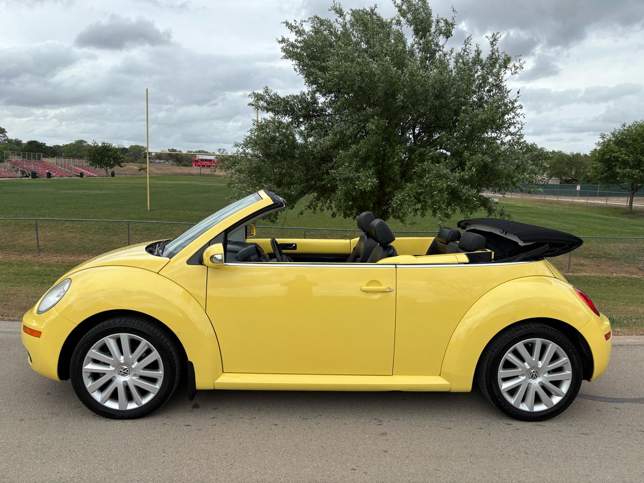 Volkswagen New Beetle Convertible 2dr Auto SE 2008