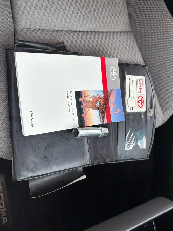 Toyota Tacoma 2WD Double Cab LB V6 AT PreRunner (Natl) 2013