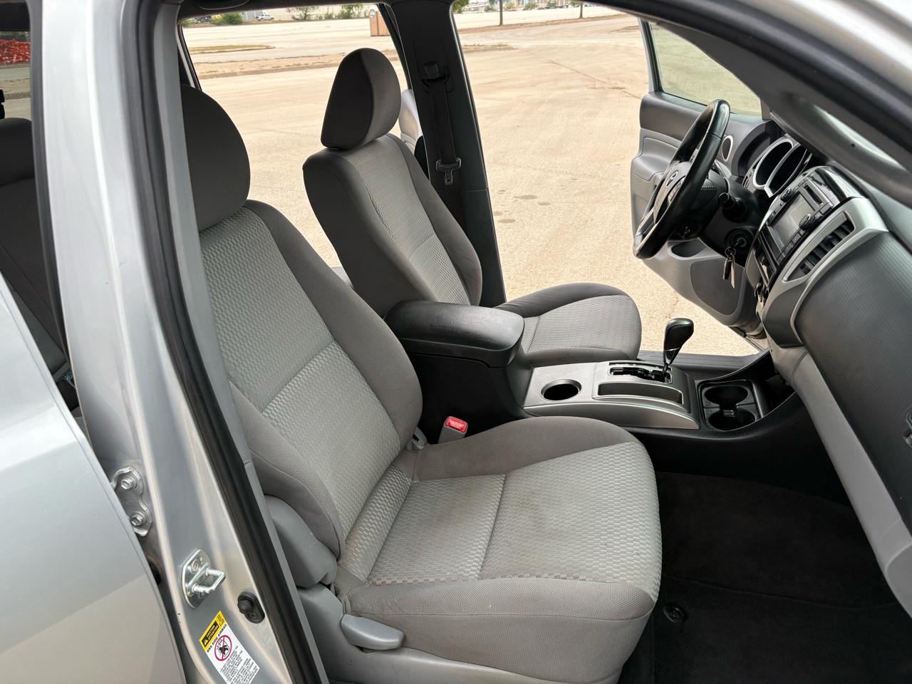 Toyota Tacoma 2WD Double Cab LB V6 AT PreRunner (Natl) 2013