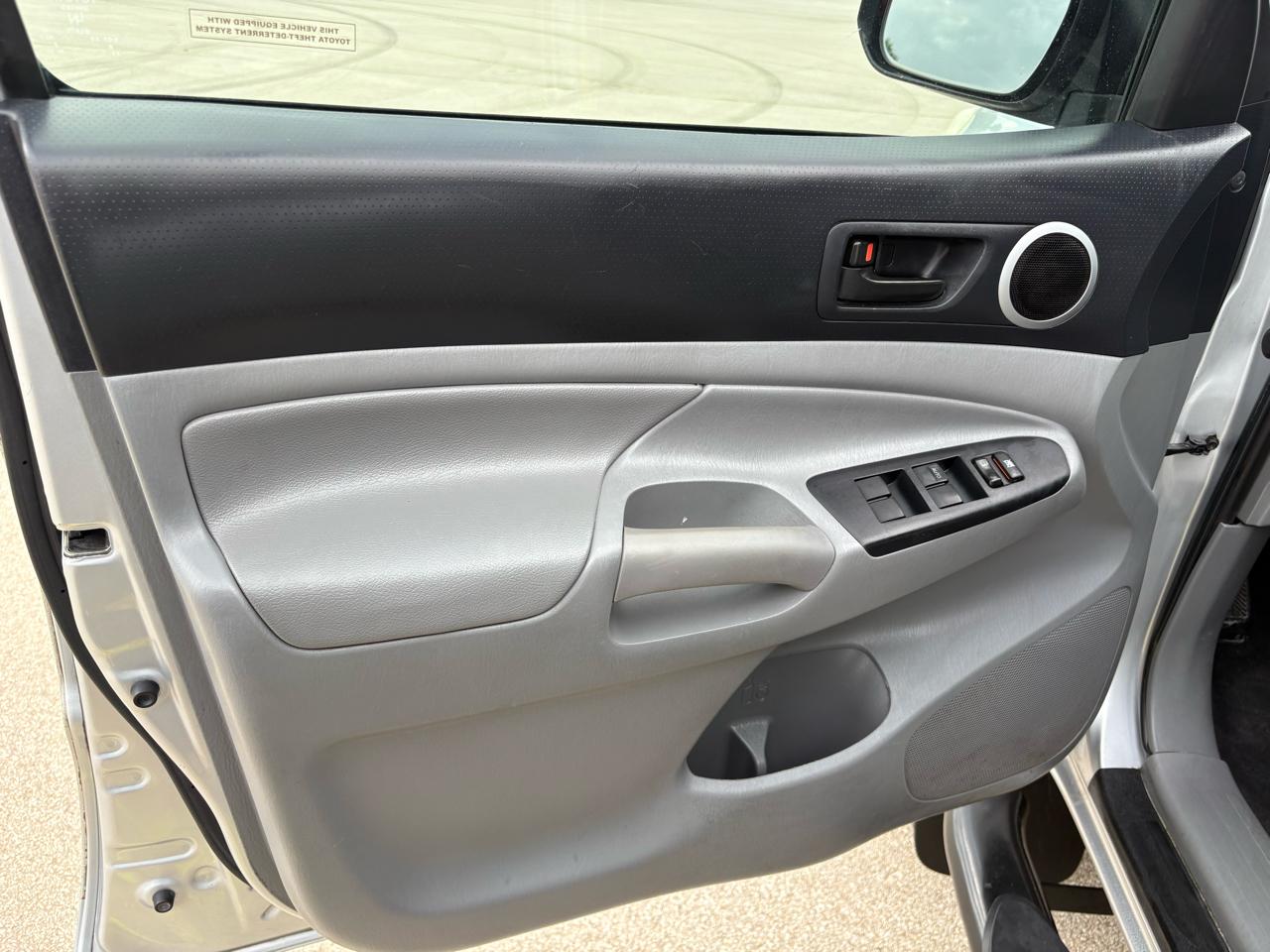 Toyota Tacoma 2WD Double Cab LB V6 AT PreRunner (Natl) 2013