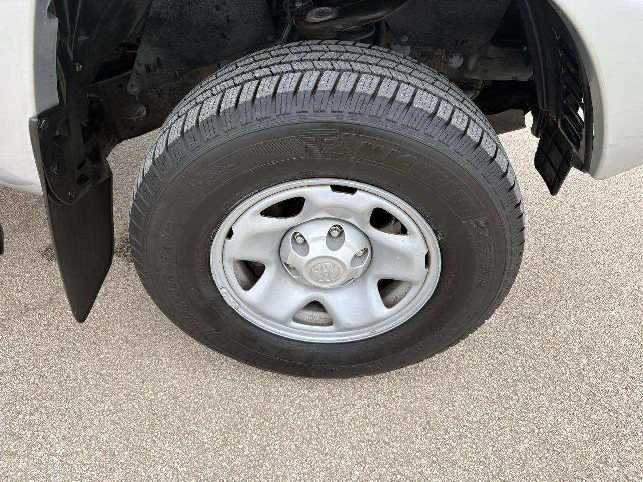 Toyota Tacoma 2WD Double Cab LB V6 AT PreRunner (Natl) 2013