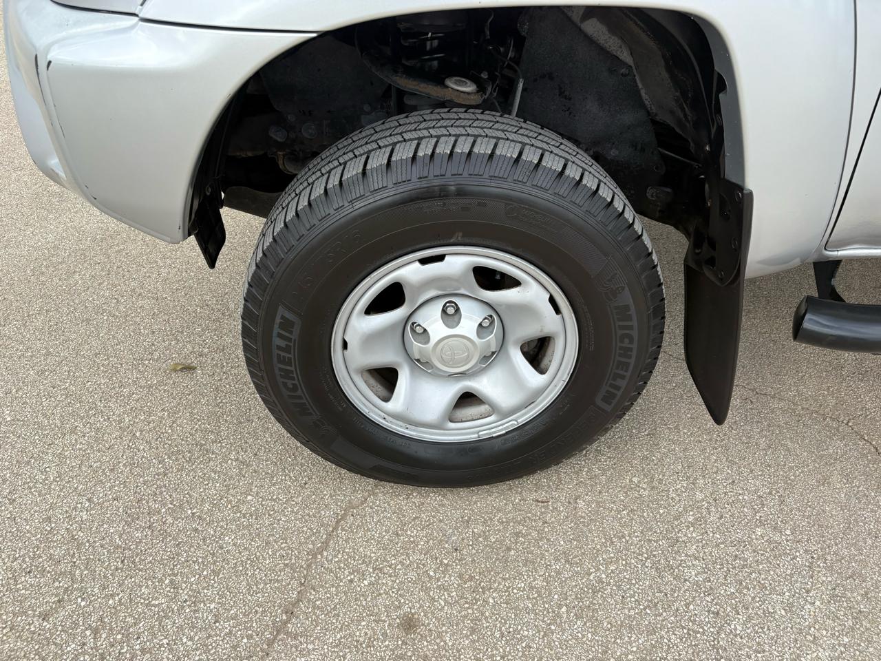 Toyota Tacoma 2WD Double Cab LB V6 AT PreRunner (Natl) 2013