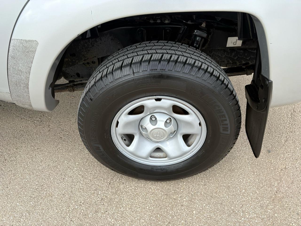 Toyota Tacoma 2WD Double Cab LB V6 AT PreRunner (Natl) 2013