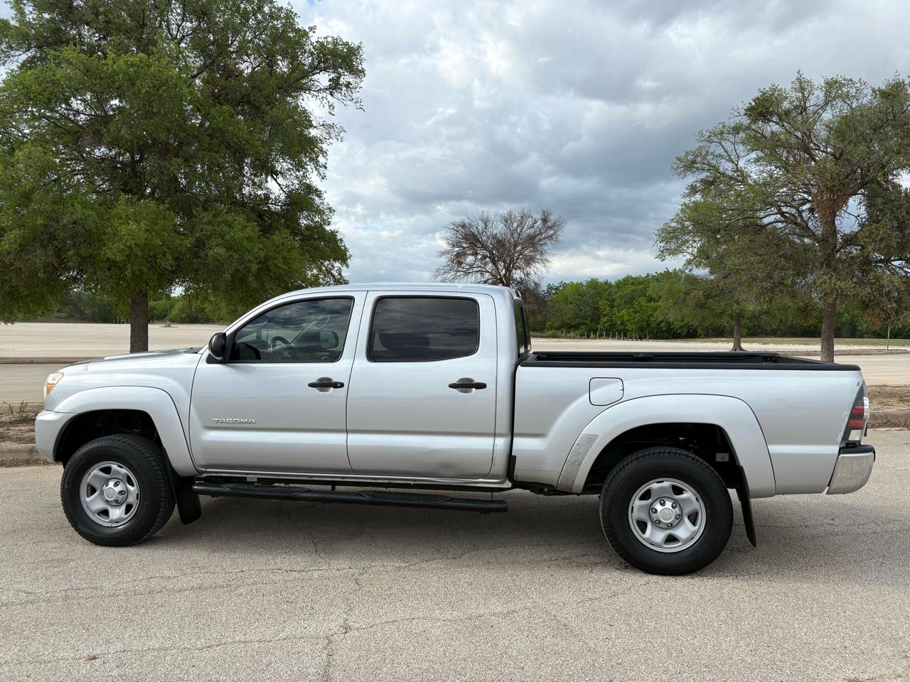 Toyota Tacoma 2WD Double Cab LB V6 AT PreRunner (Natl) 2013
