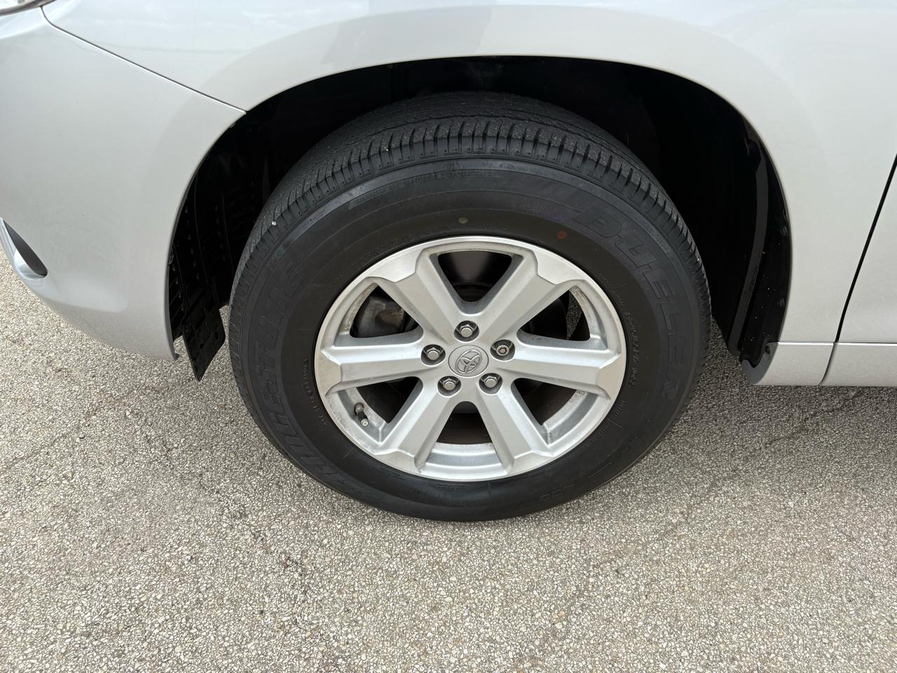 Toyota Highlander FWD 4dr Base (Natl) 2008