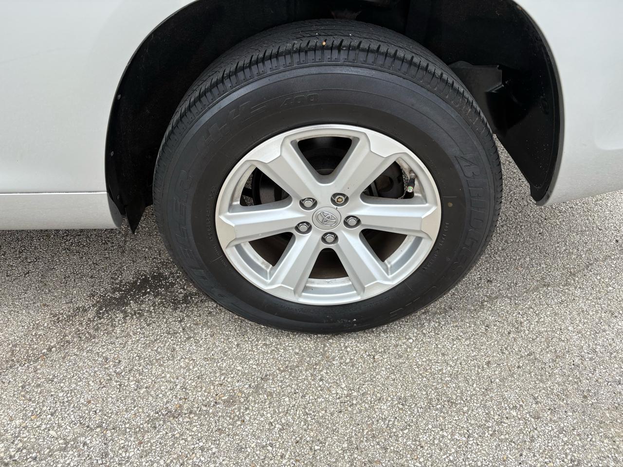 Toyota Highlander FWD 4dr Base (Natl) 2008