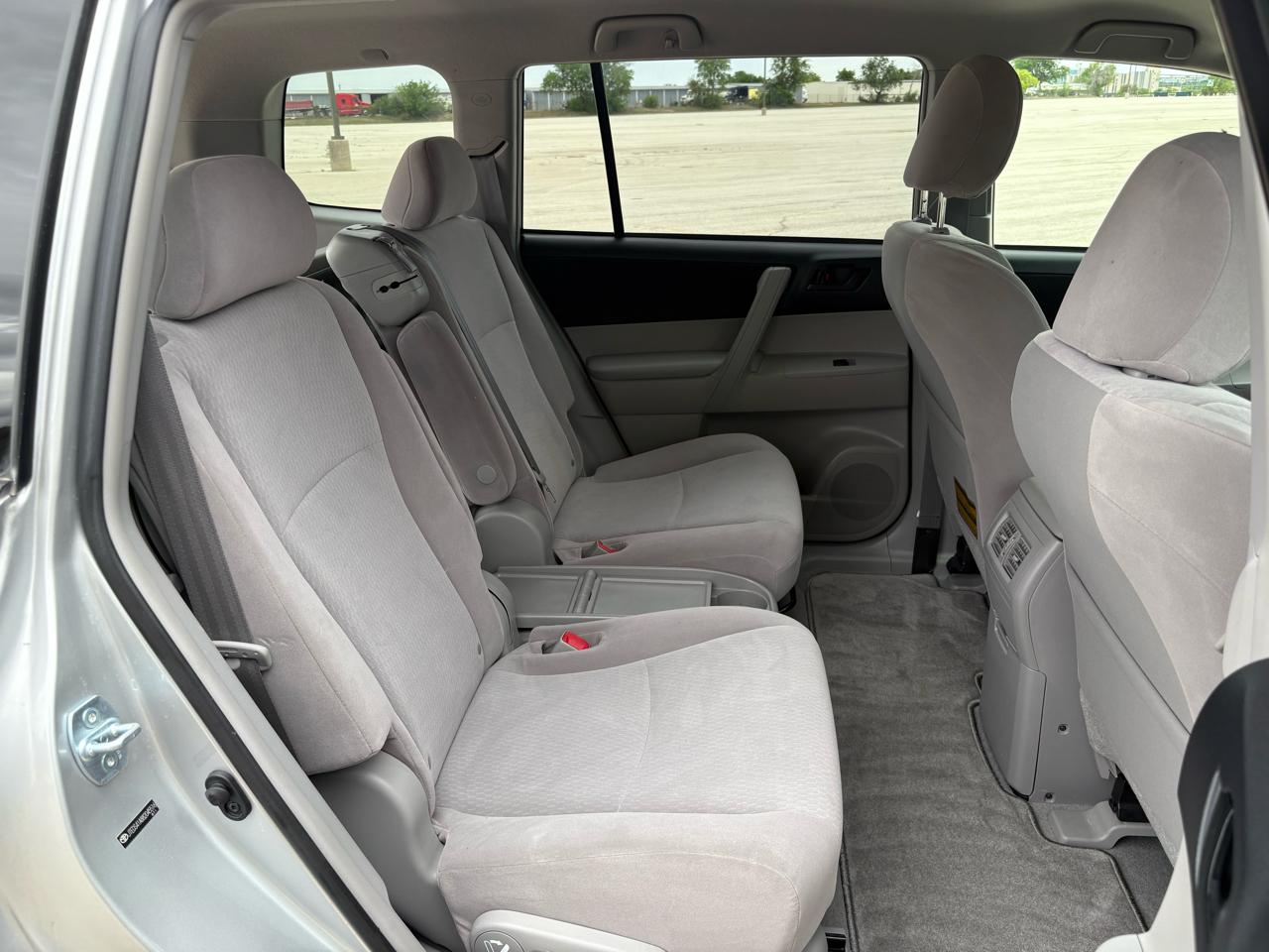 Toyota Highlander FWD 4dr Base (Natl) 2008