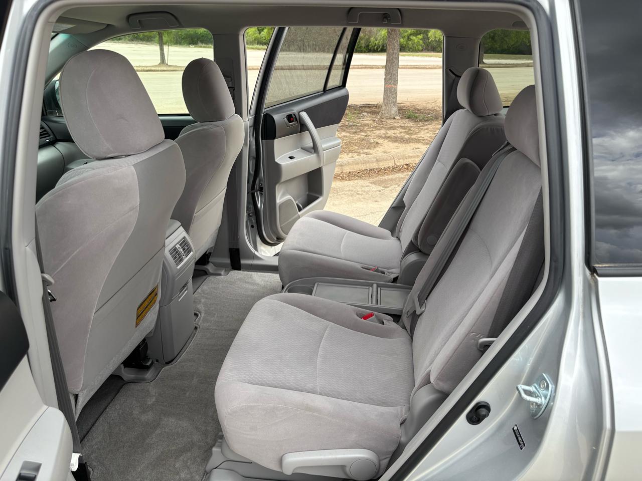 Toyota Highlander FWD 4dr Base (Natl) 2008