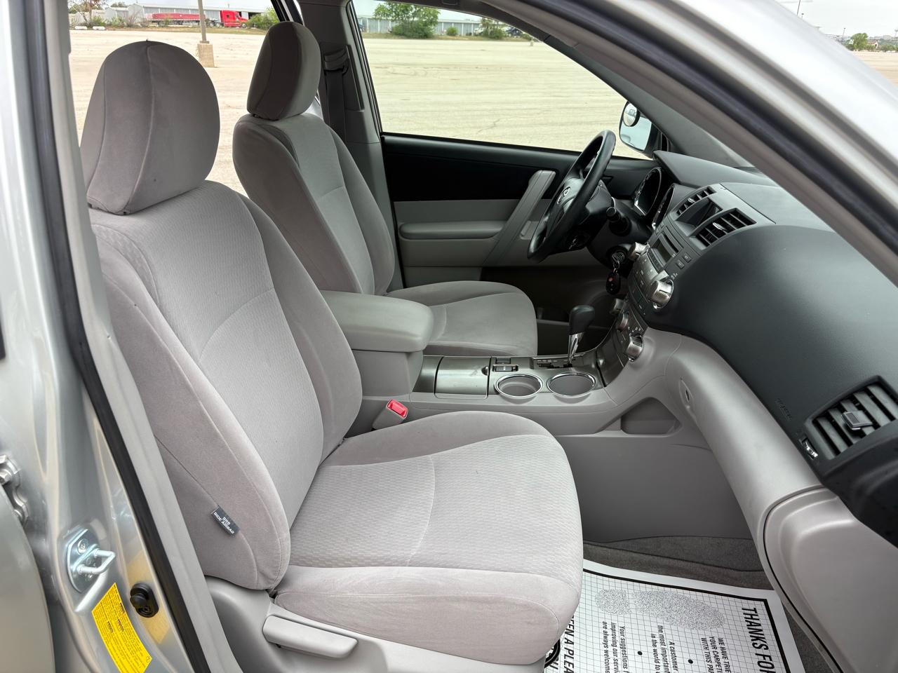 Toyota Highlander FWD 4dr Base (Natl) 2008