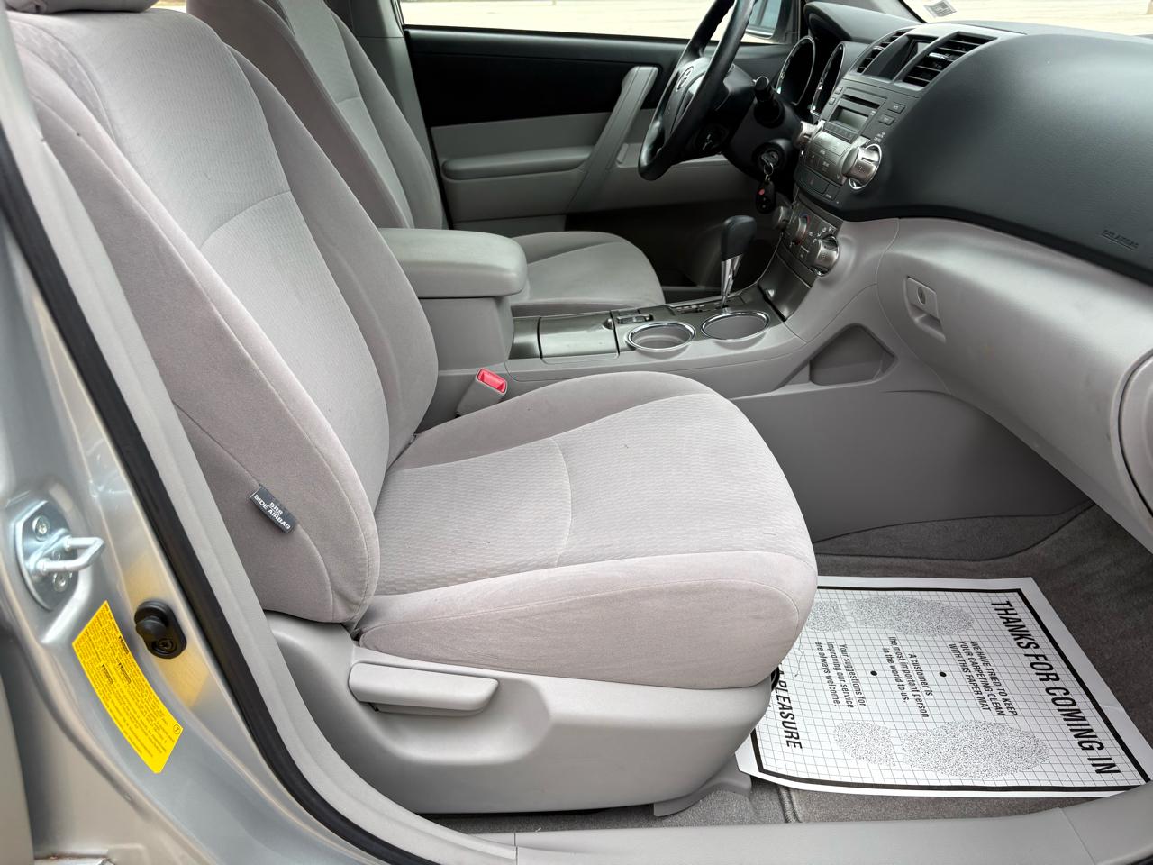 Toyota Highlander FWD 4dr Base (Natl) 2008