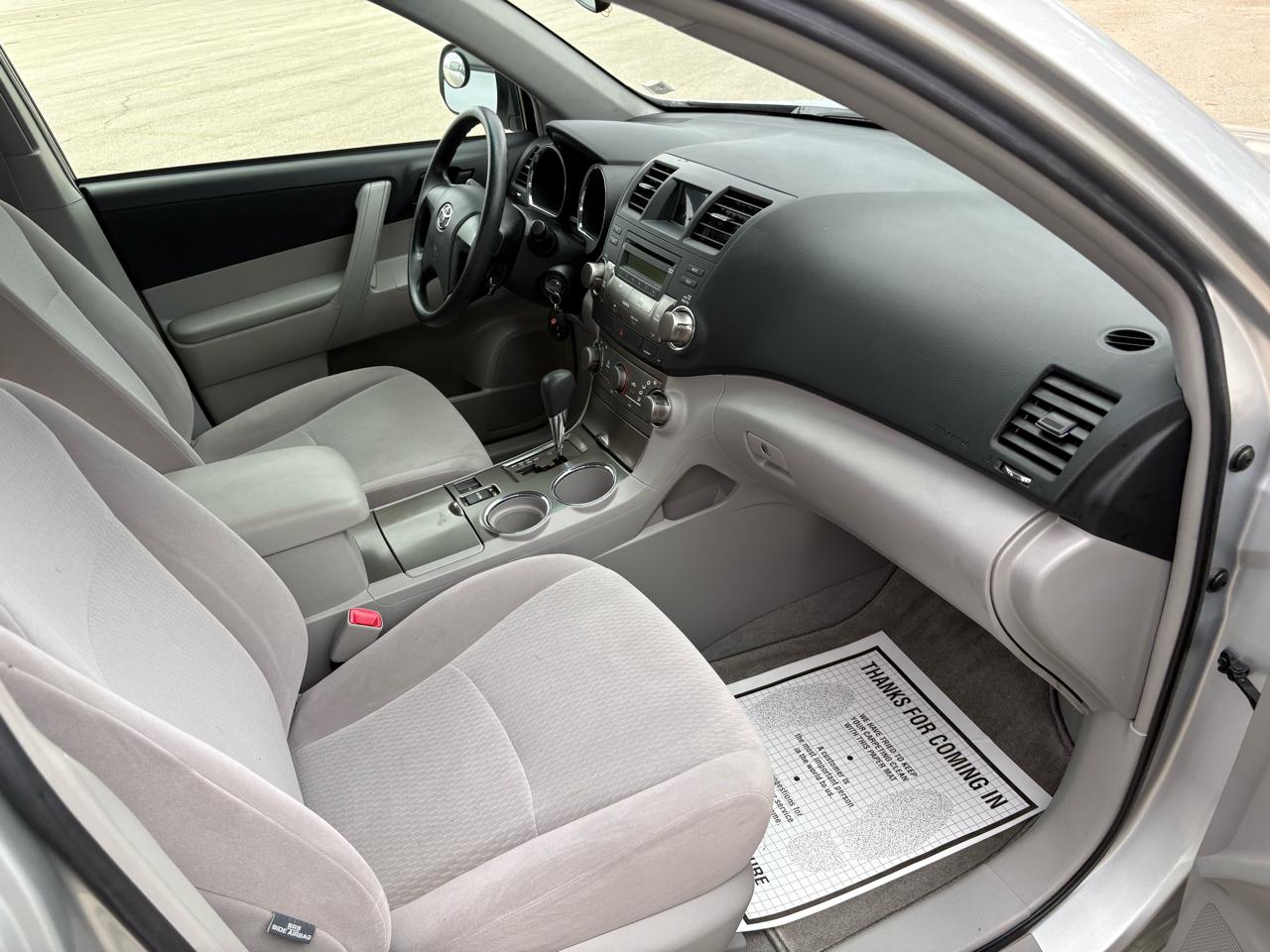 Toyota Highlander FWD 4dr Base (Natl) 2008