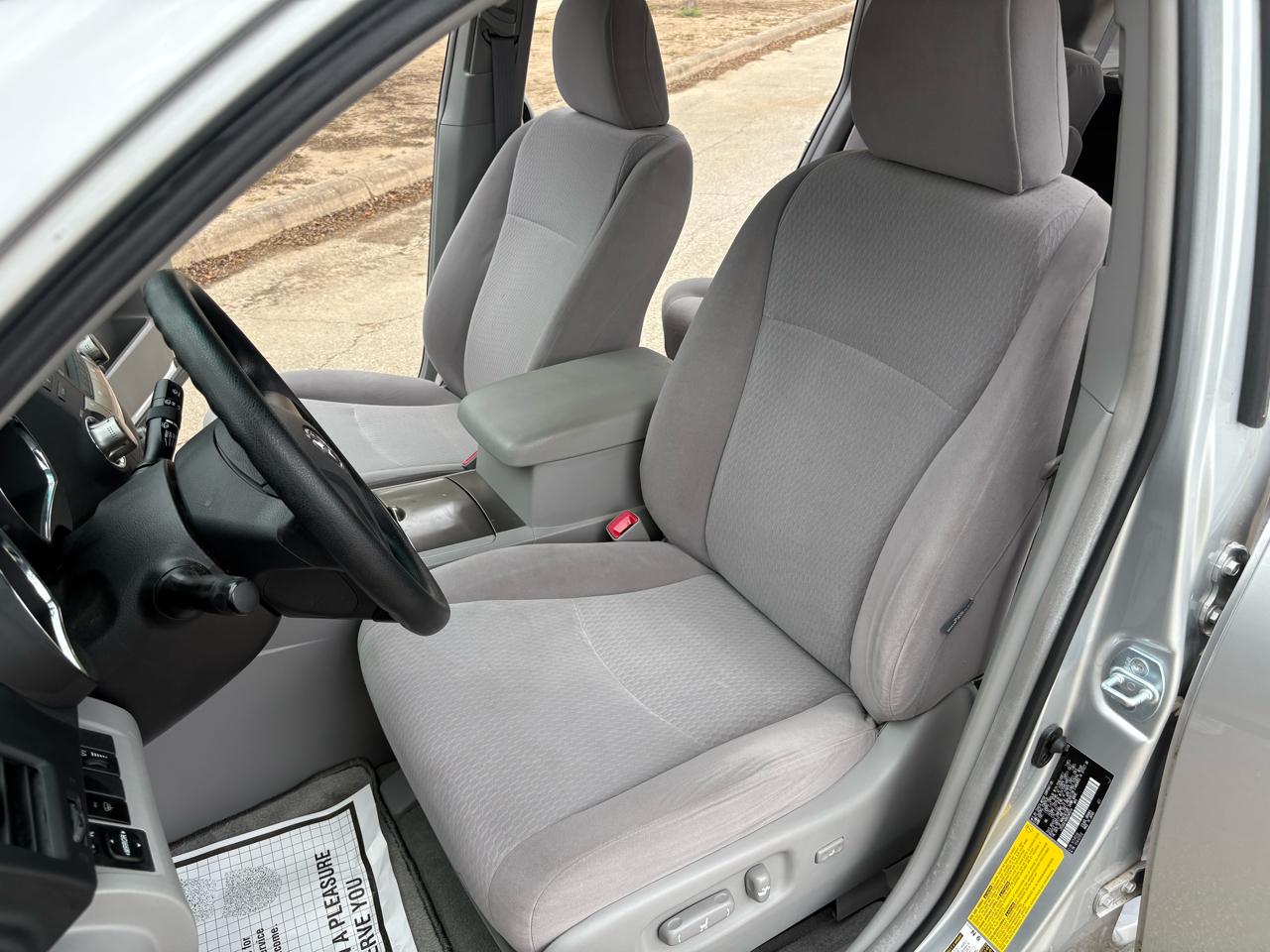 Toyota Highlander FWD 4dr Base (Natl) 2008