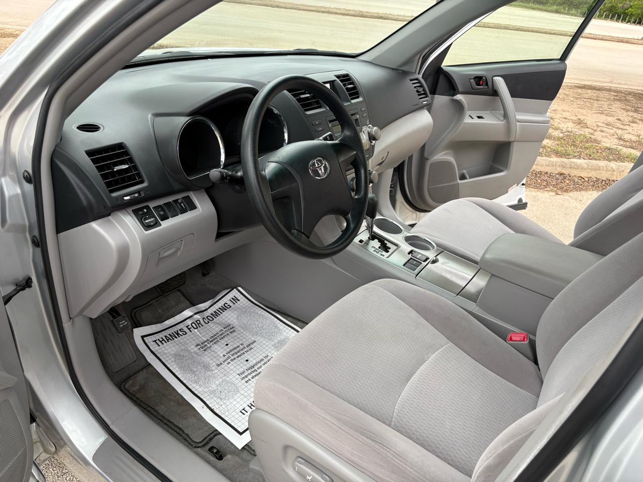 Toyota Highlander FWD 4dr Base (Natl) 2008