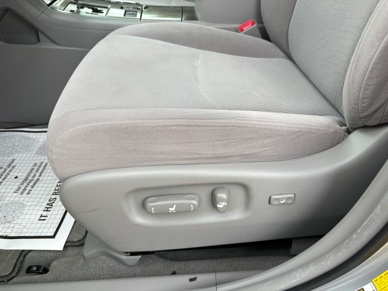 Toyota Highlander FWD 4dr Base (Natl) 2008