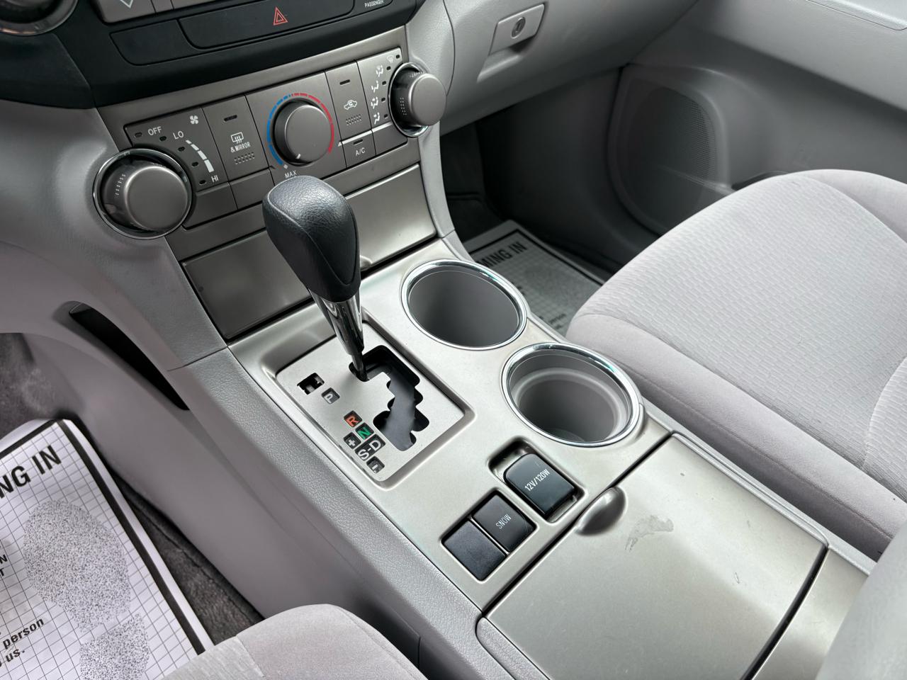 Toyota Highlander FWD 4dr Base (Natl) 2008