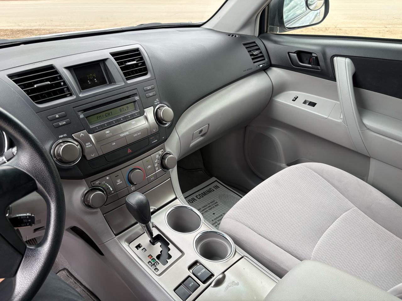 Toyota Highlander FWD 4dr Base (Natl) 2008