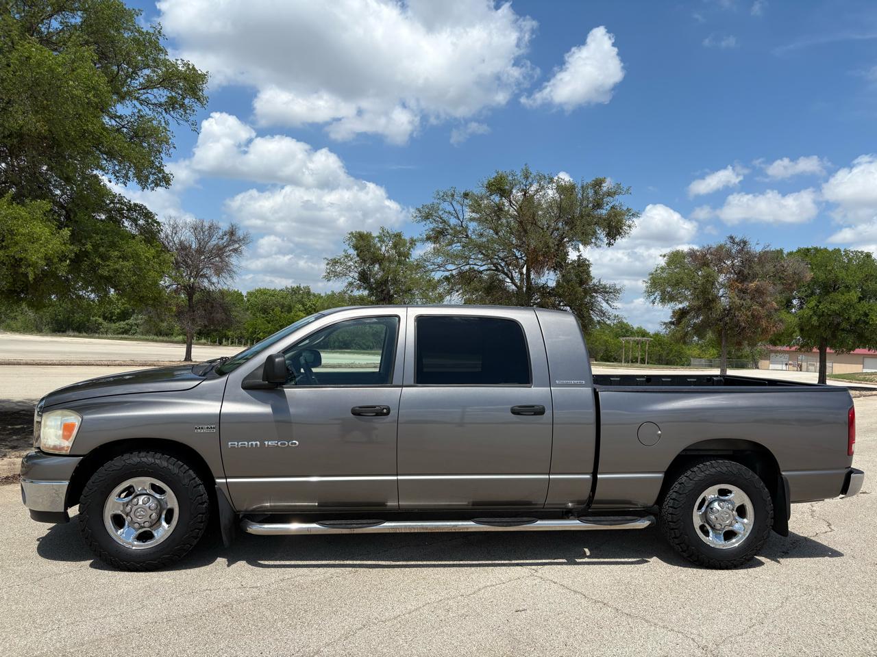 Dodge Ram 1500 4dr Mega Cab 160.5 SLT 2006