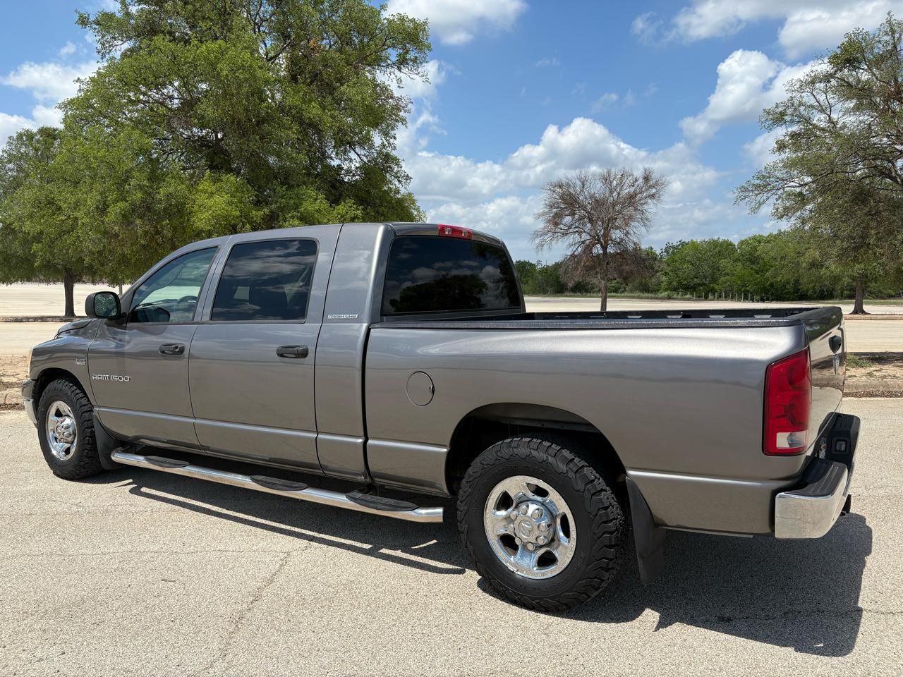 Dodge Ram 1500 4dr Mega Cab 160.5 SLT 2006