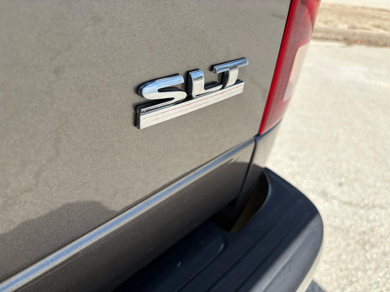 Dodge Ram 1500 4dr Mega Cab 160.5 SLT 2006