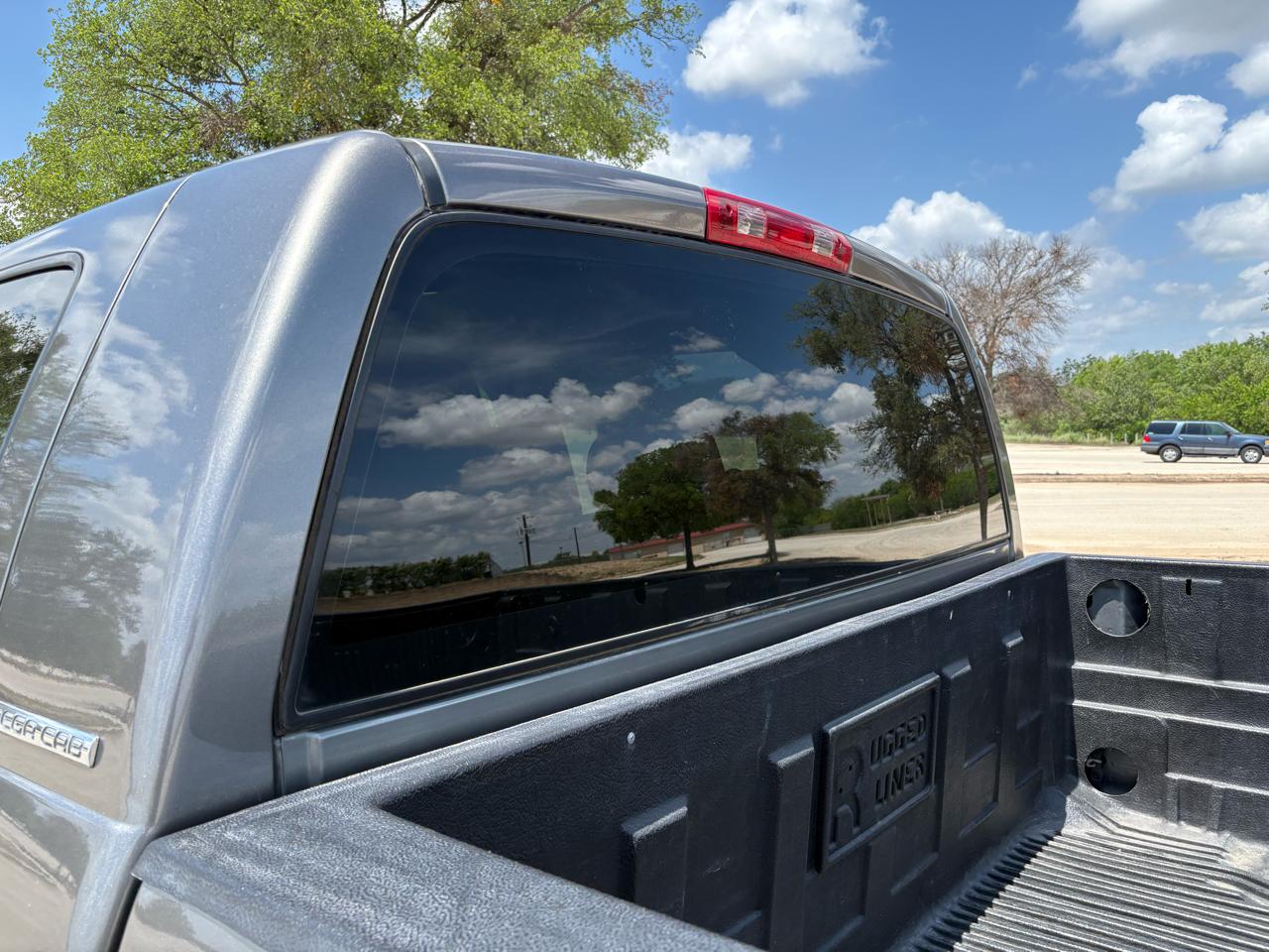 Dodge Ram 1500 4dr Mega Cab 160.5 SLT 2006