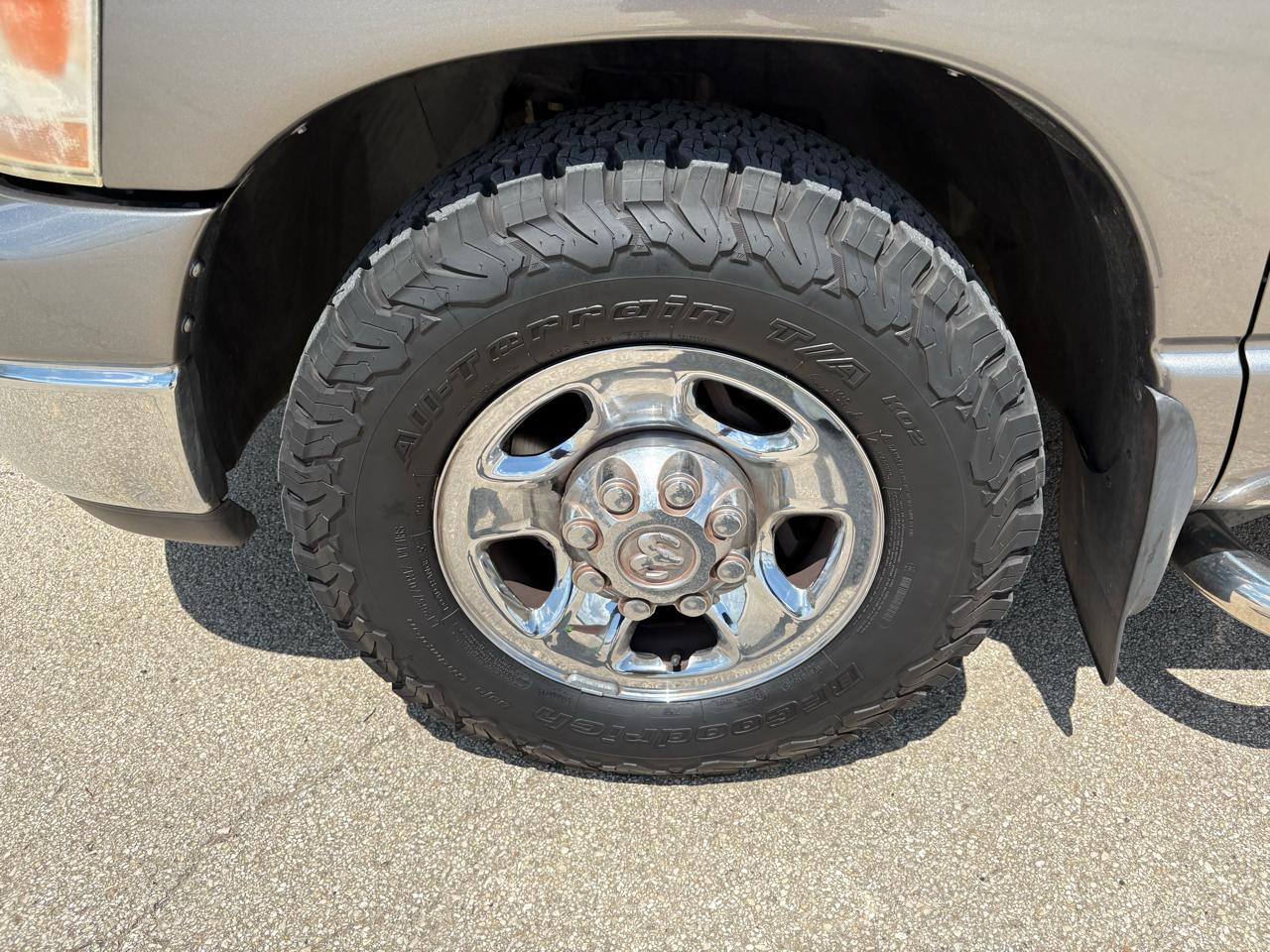 Dodge Ram 1500 4dr Mega Cab 160.5 SLT 2006