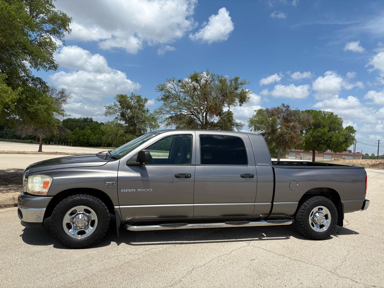 Dodge Ram 1500 4dr Mega Cab 160.5 SLT 2006