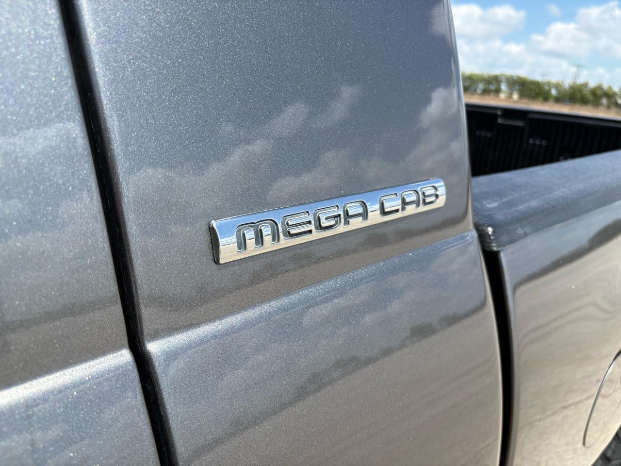 Dodge Ram 1500 4dr Mega Cab 160.5 SLT 2006