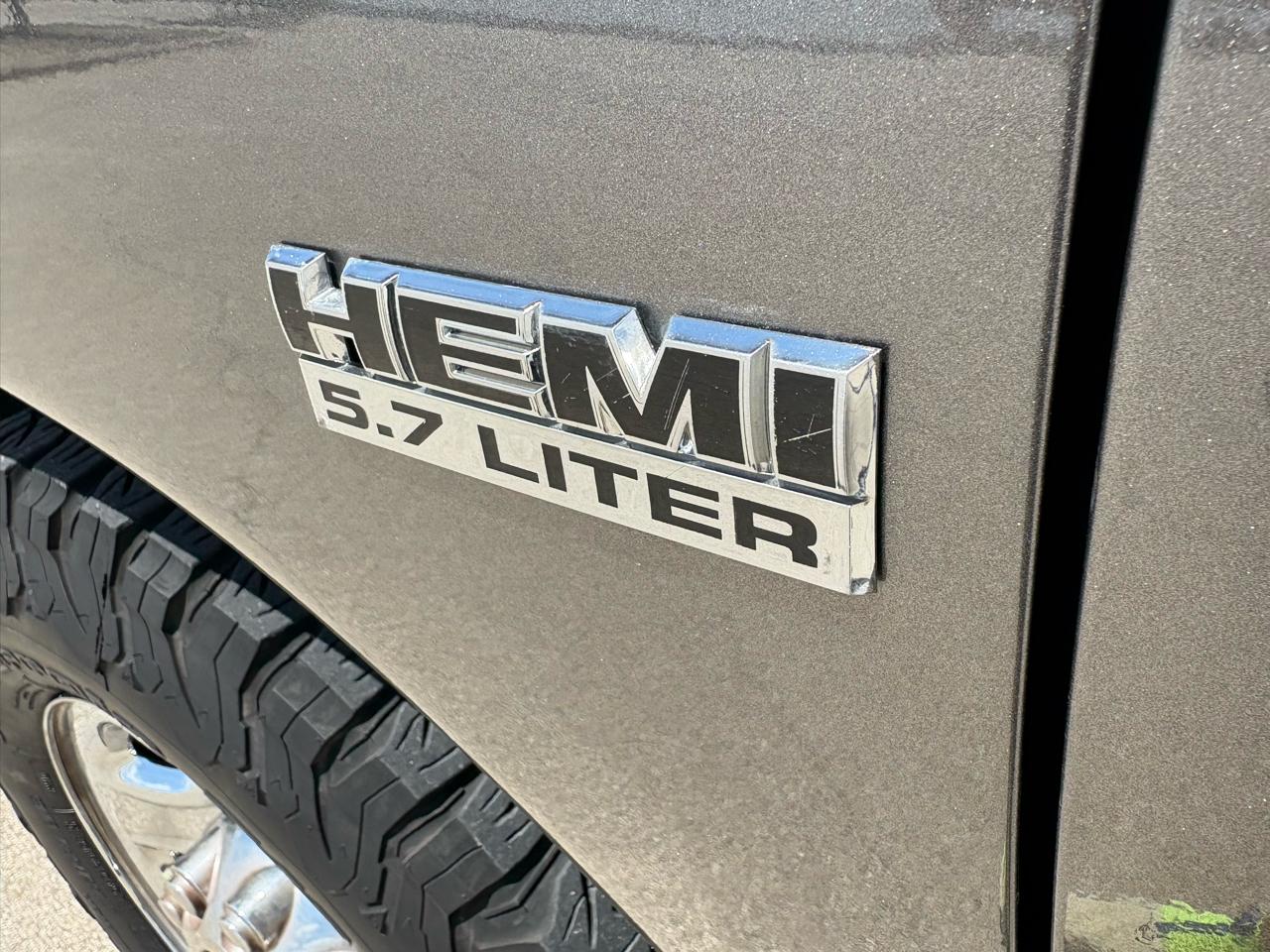 Dodge Ram 1500 4dr Mega Cab 160.5 SLT 2006