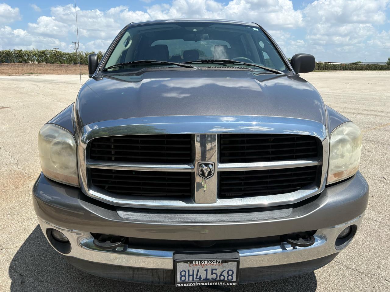 Dodge Ram 1500 4dr Mega Cab 160.5 SLT 2006