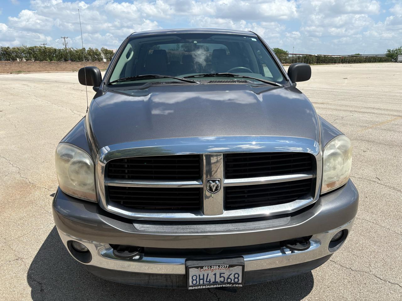 Dodge Ram 1500 4dr Mega Cab 160.5 SLT 2006