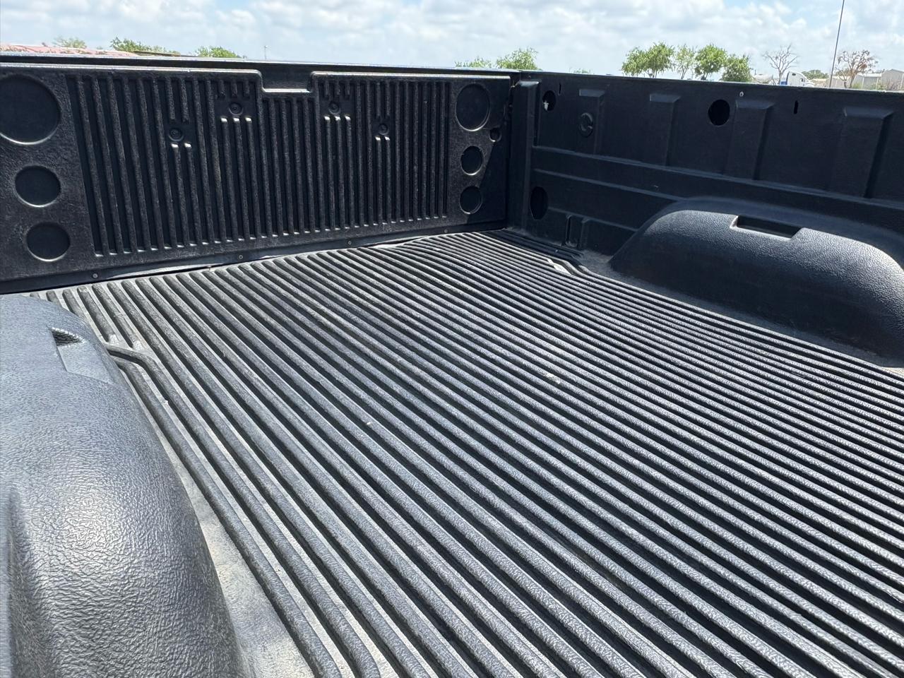 Dodge Ram 1500 4dr Mega Cab 160.5 SLT 2006