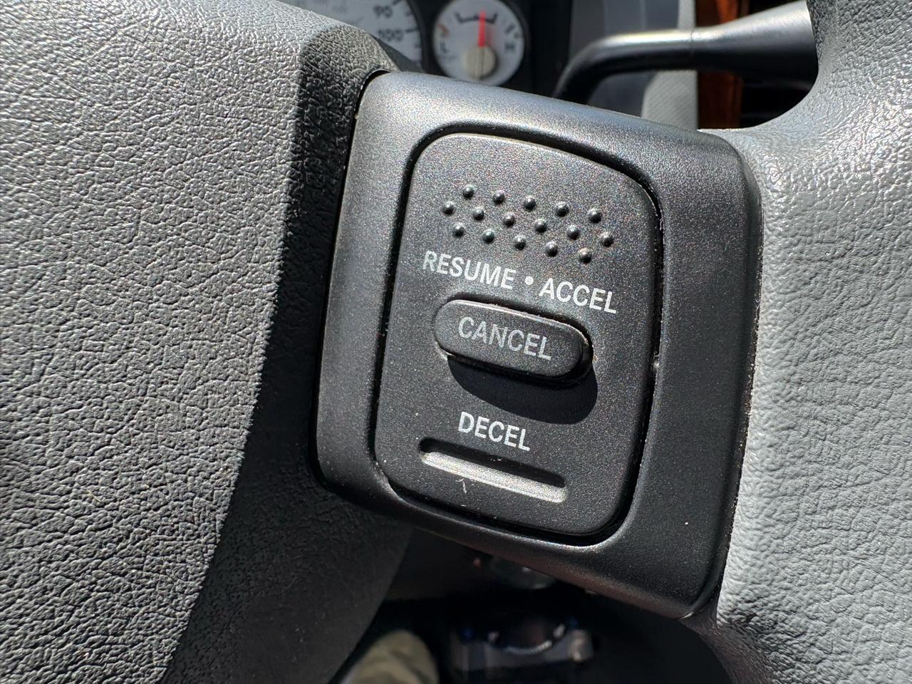 Dodge Ram 1500 4dr Mega Cab 160.5 SLT 2006