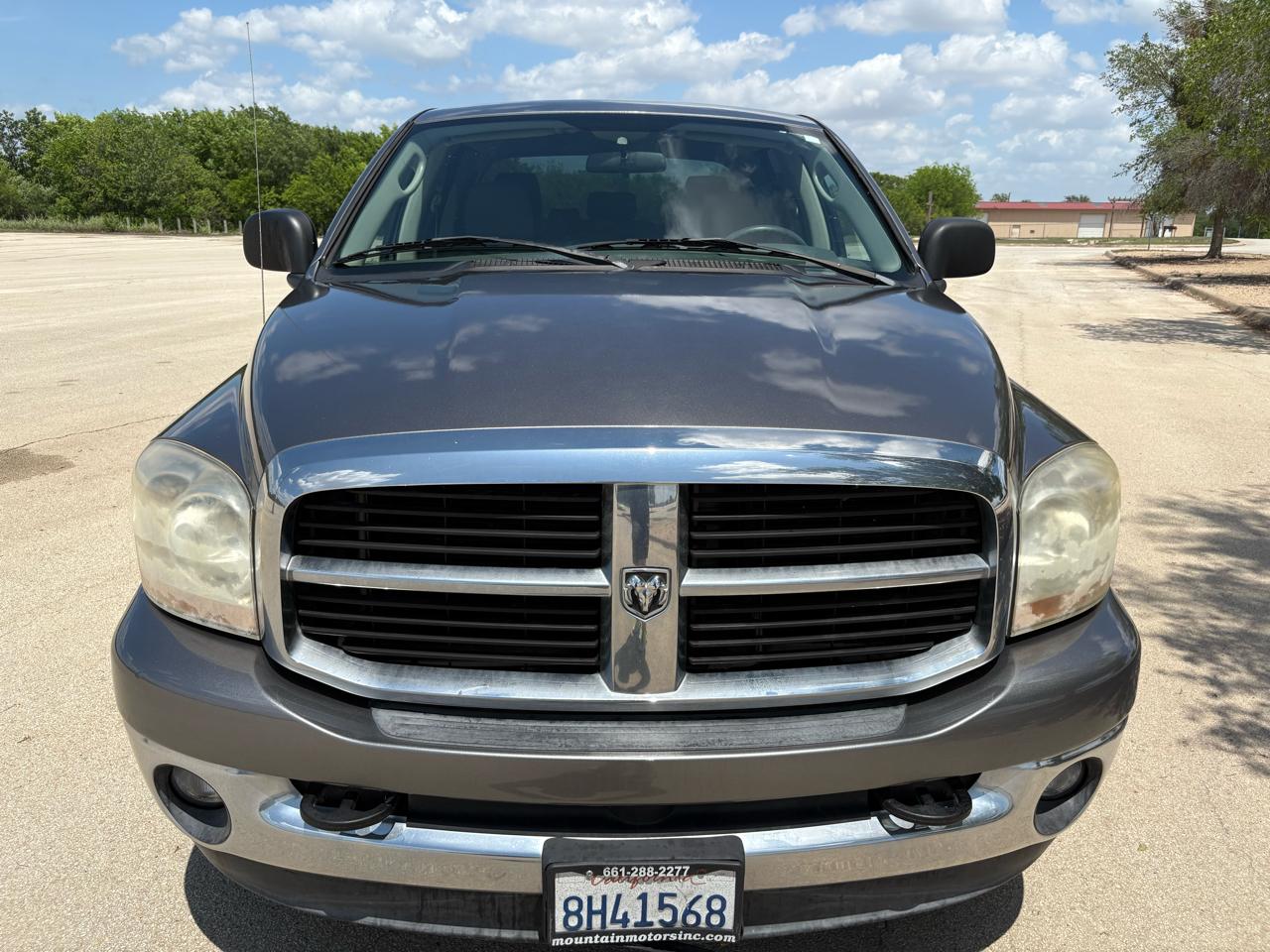 Dodge Ram 1500 4dr Mega Cab 160.5 SLT 2006