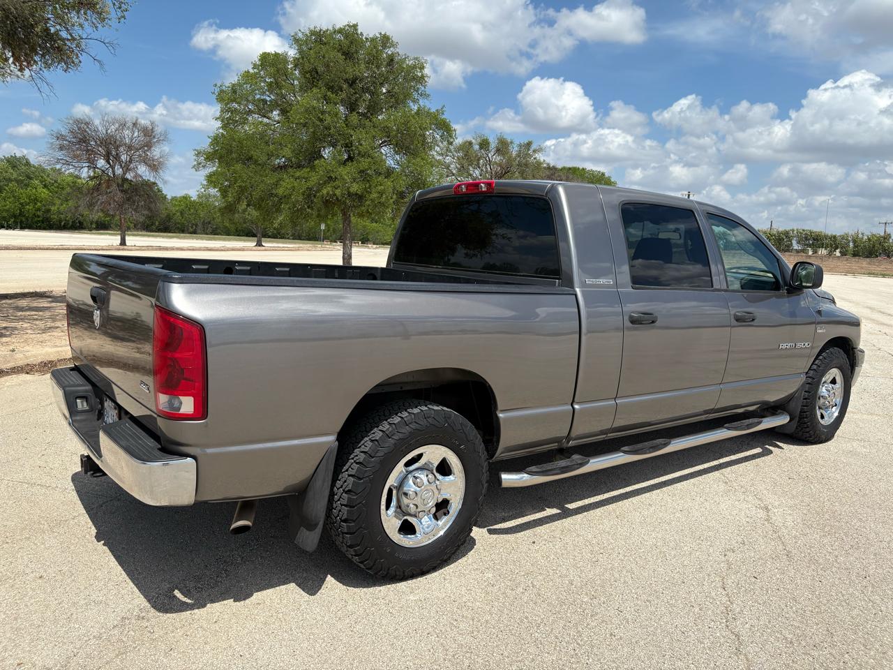 Dodge Ram 1500 4dr Mega Cab 160.5 SLT 2006