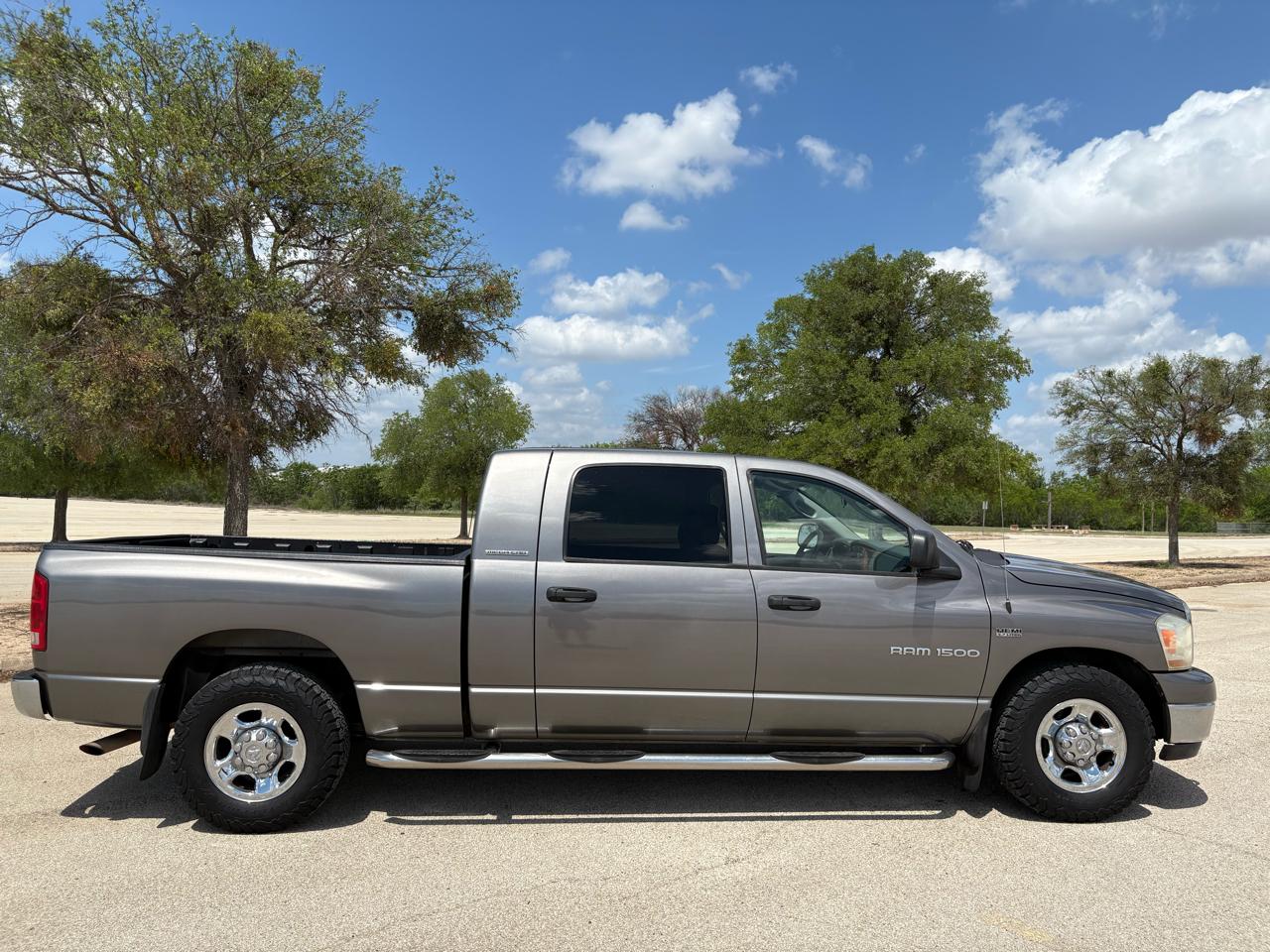Dodge Ram 1500 4dr Mega Cab 160.5 SLT 2006
