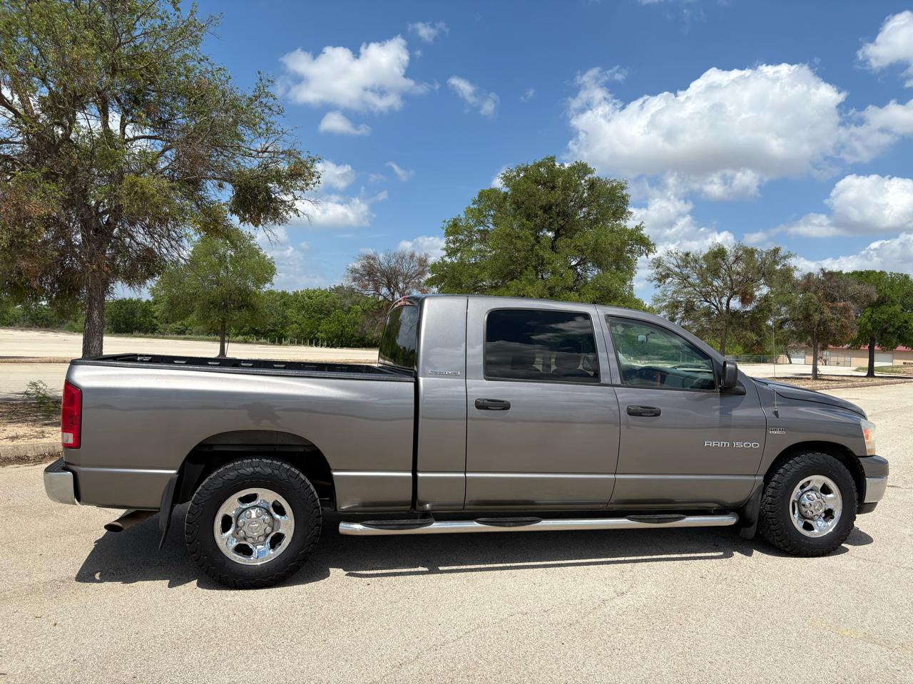 Dodge Ram 1500 4dr Mega Cab 160.5 SLT 2006