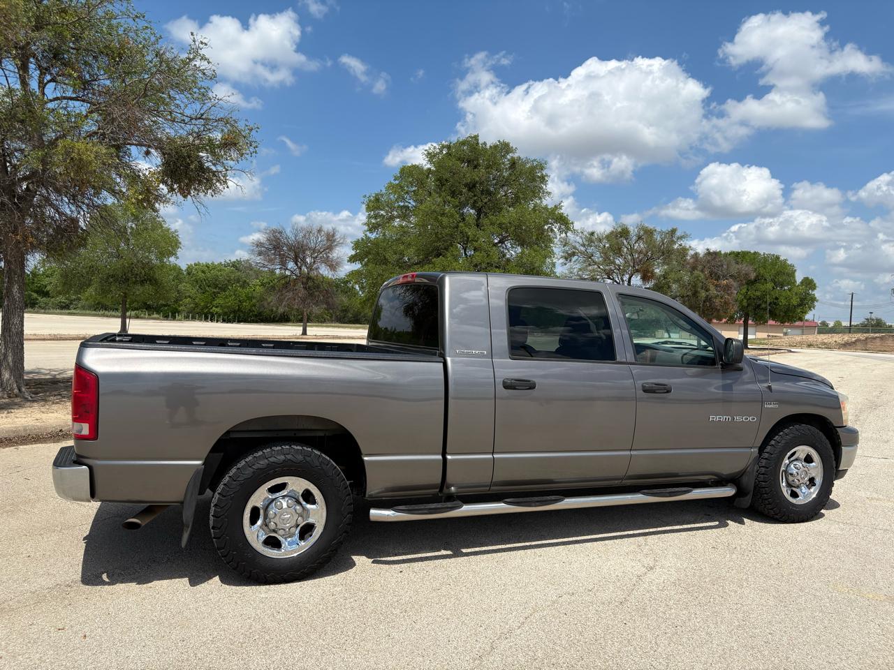 Dodge Ram 1500 4dr Mega Cab 160.5 SLT 2006