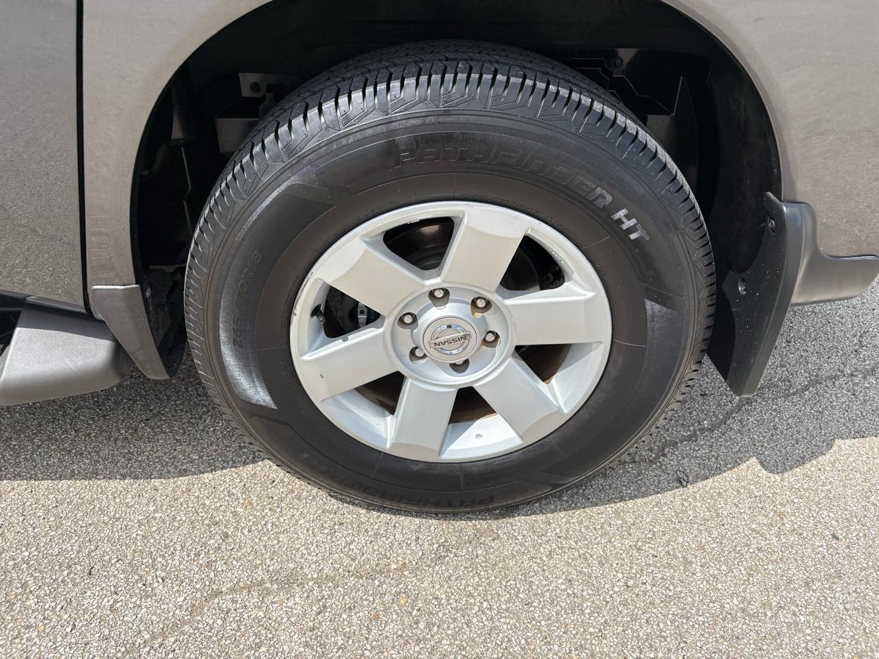 Nissan Armada LE 4WD 2006