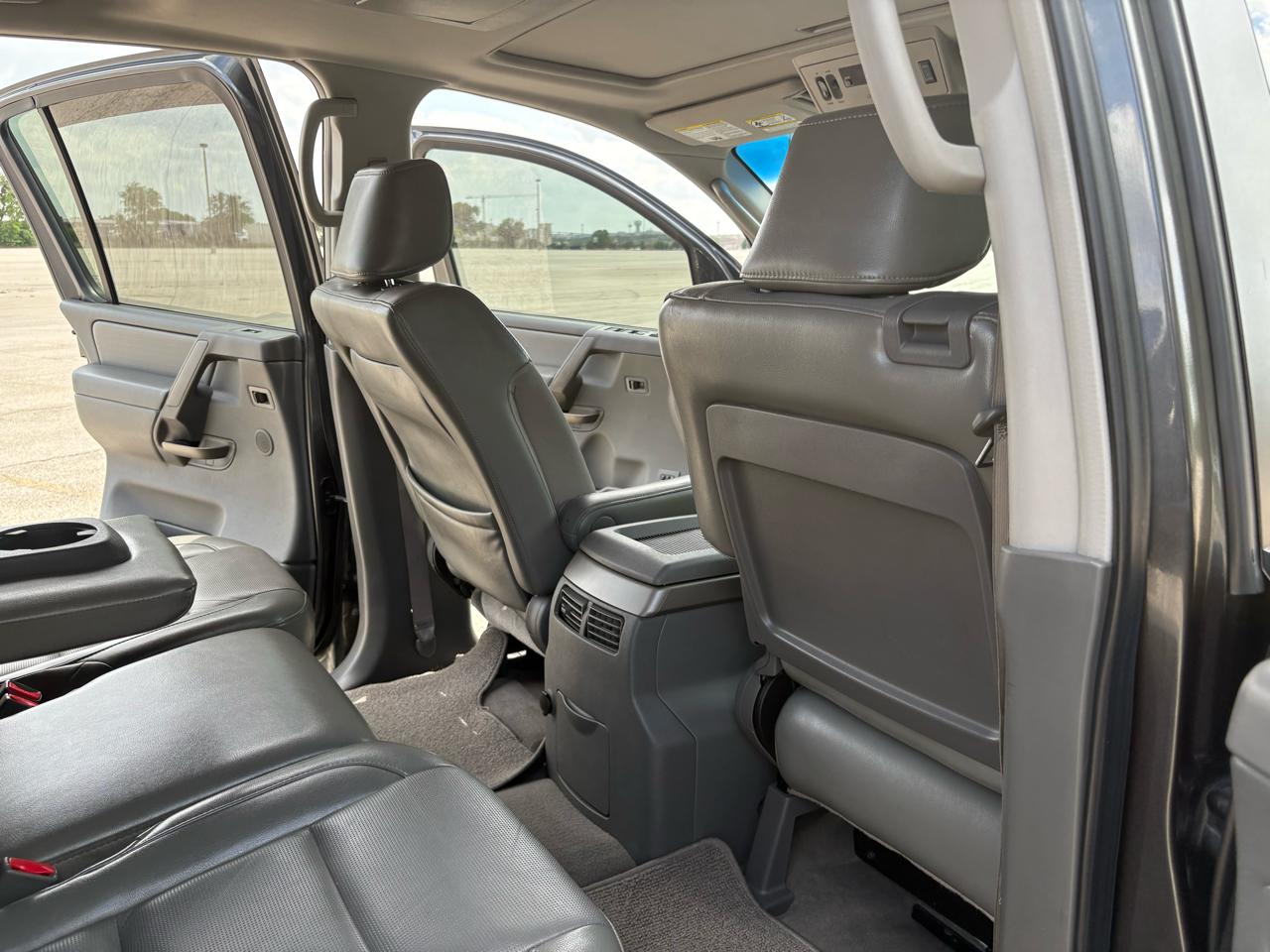 Nissan Armada LE 4WD 2006