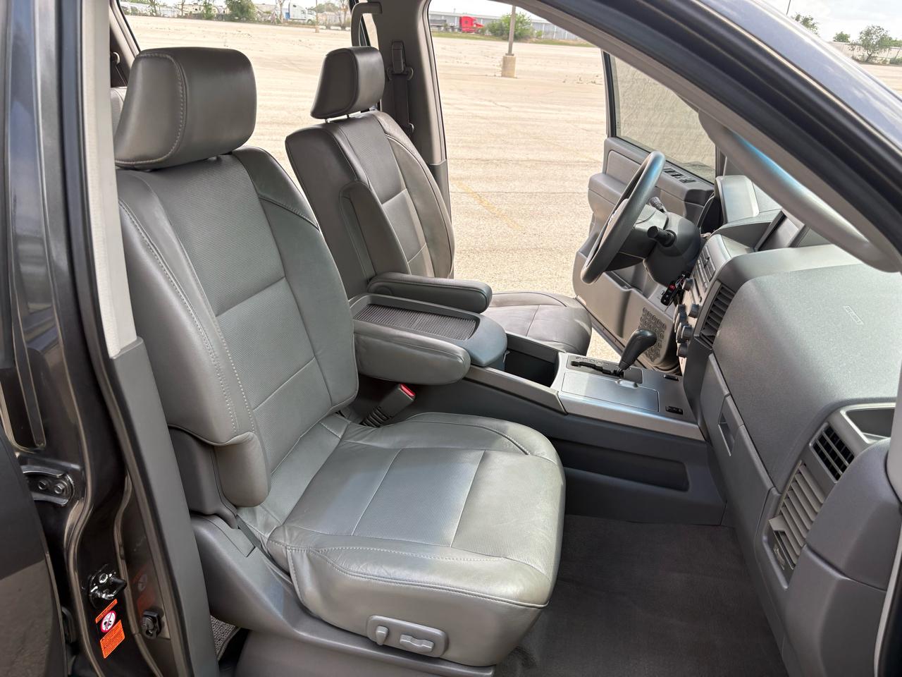 Nissan Armada LE 4WD 2006