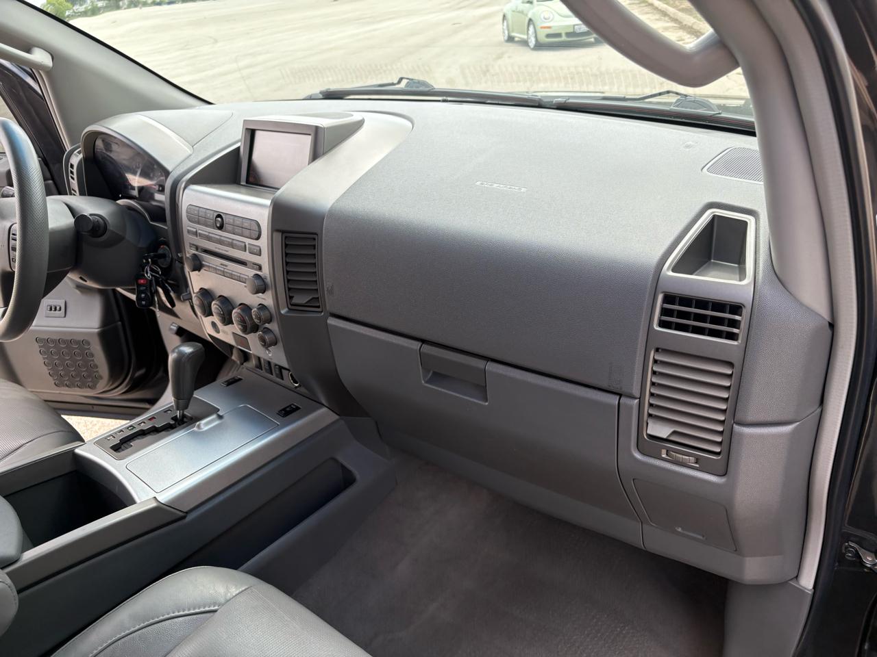 Nissan Armada LE 4WD 2006