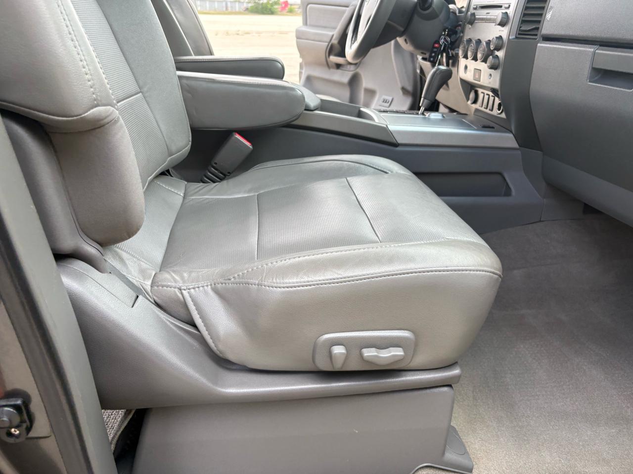 Nissan Armada LE 4WD 2006