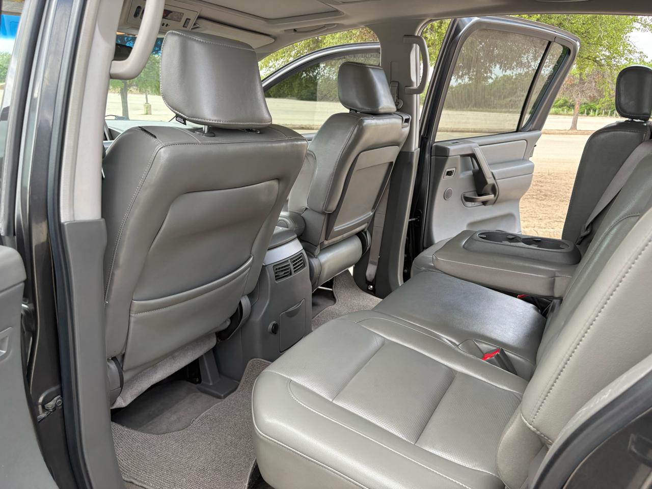 Nissan Armada LE 4WD 2006