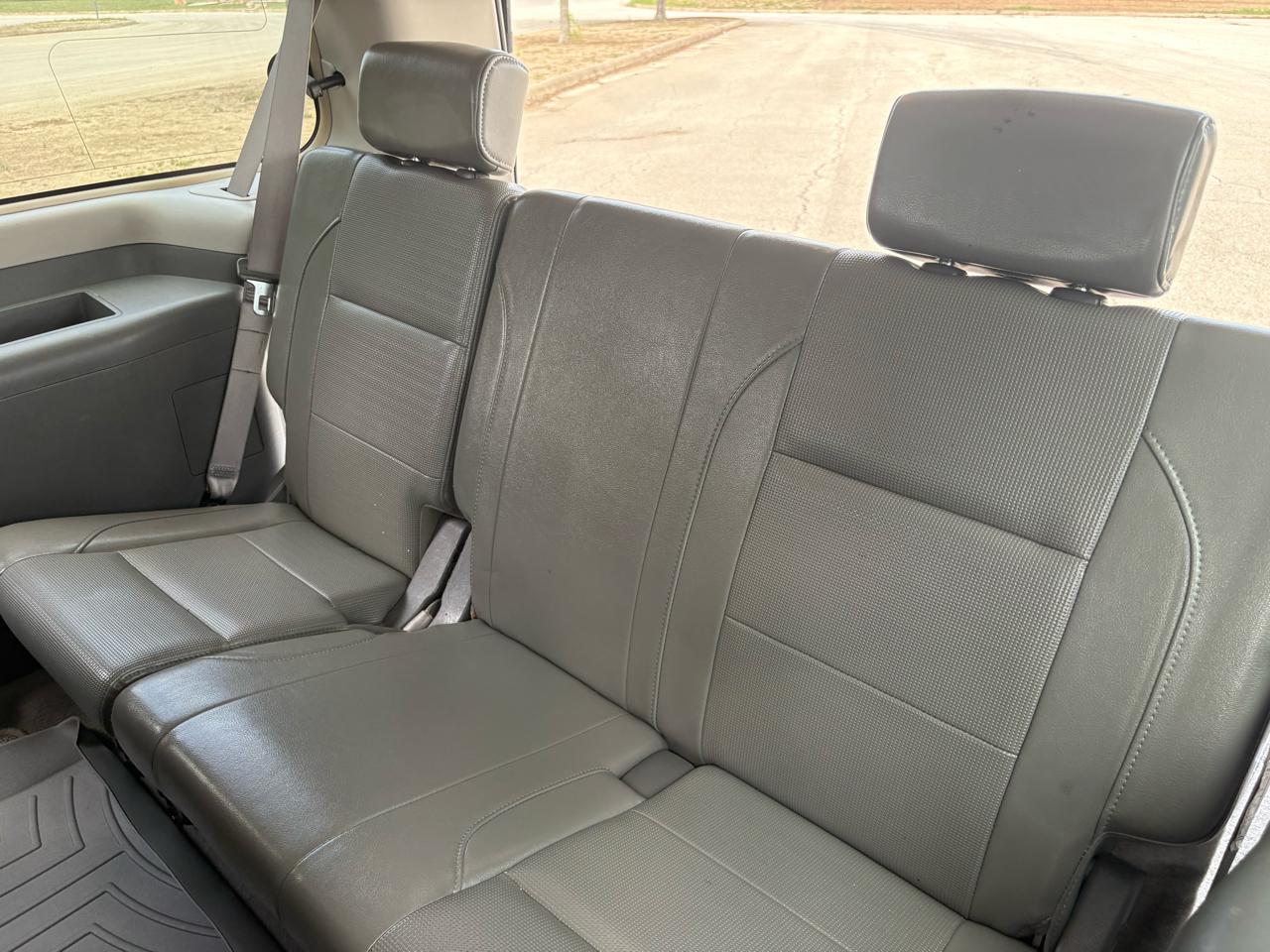 Nissan Armada LE 4WD 2006