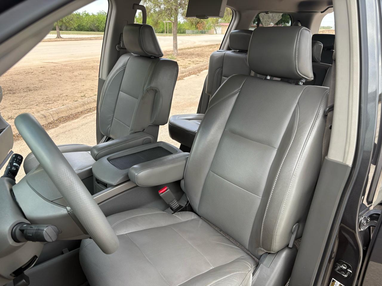 Nissan Armada LE 4WD 2006