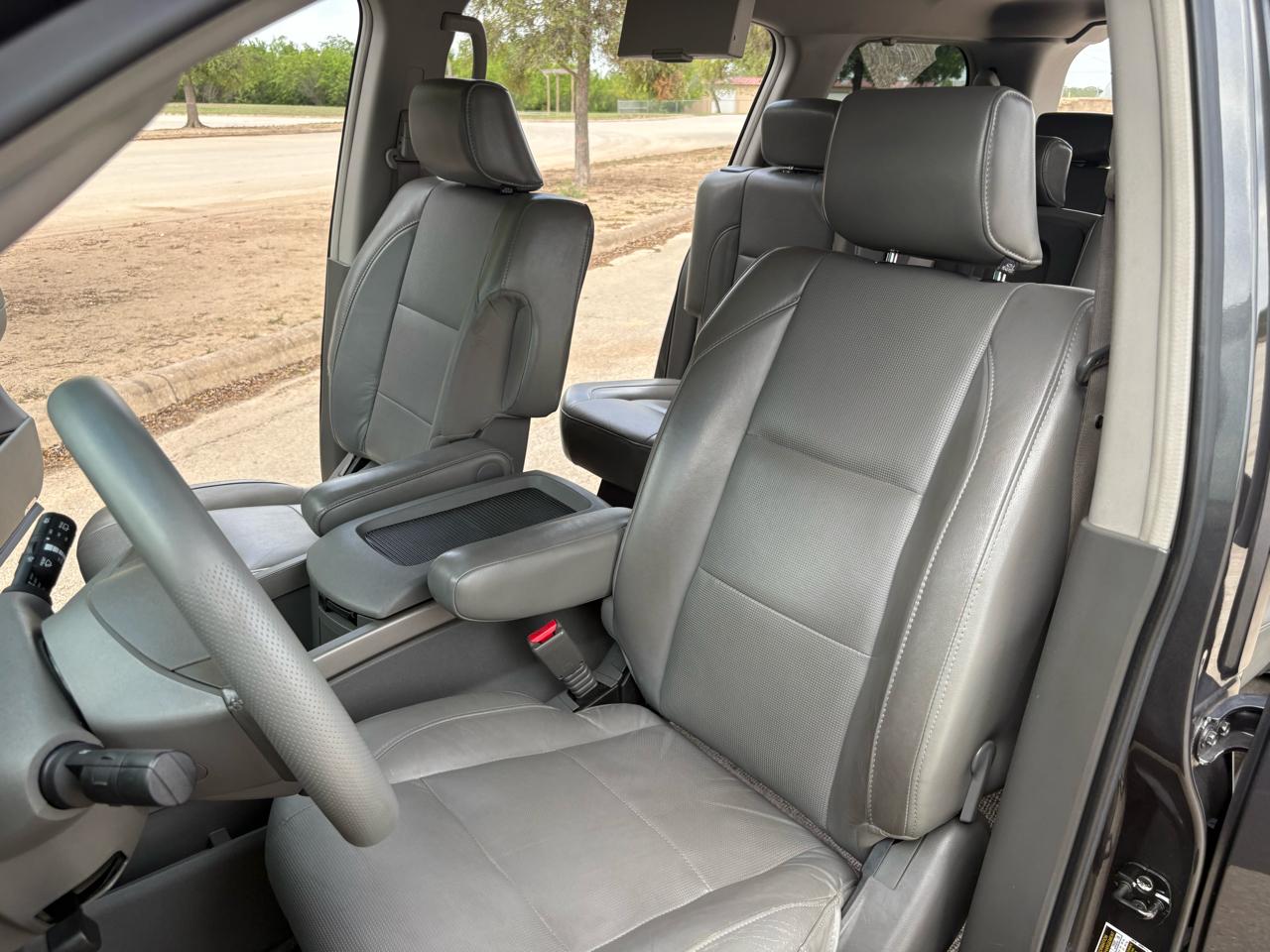 Nissan Armada LE 4WD 2006