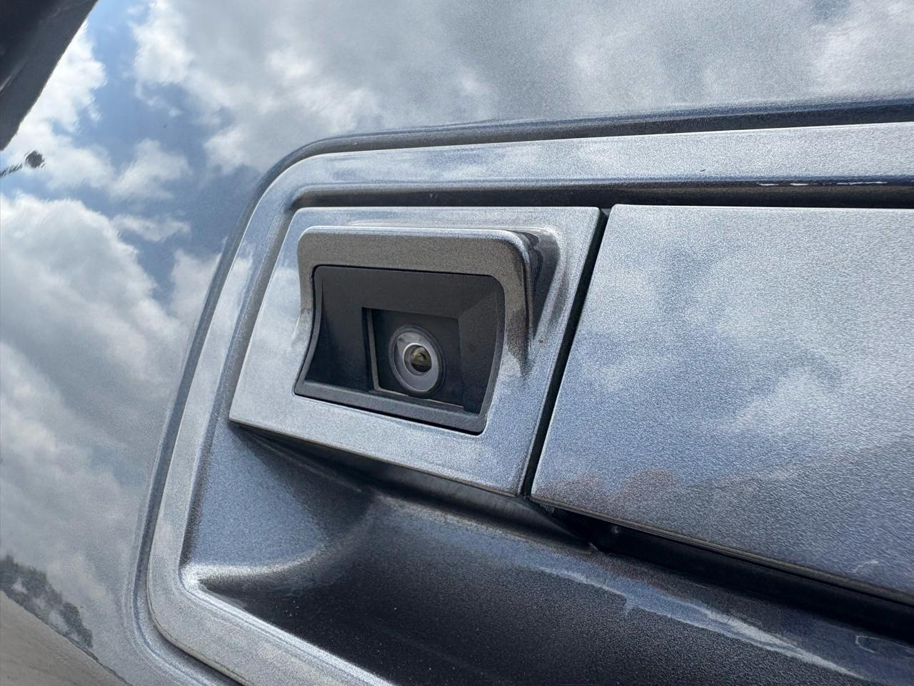 Nissan Armada LE 4WD 2006