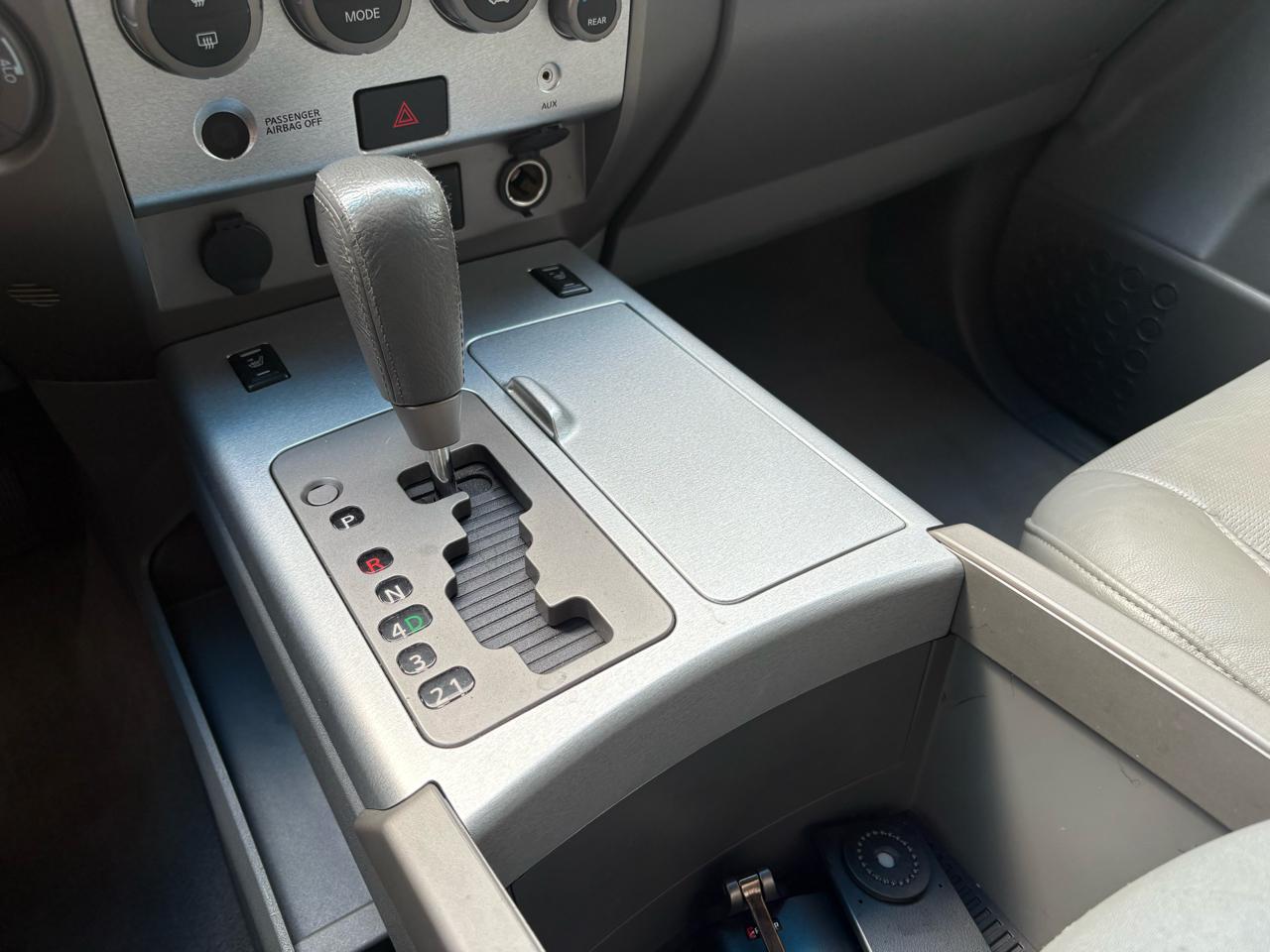 Nissan Armada LE 4WD 2006