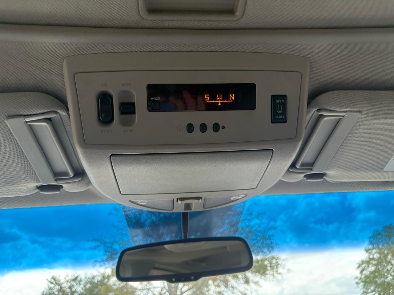 Nissan Armada LE 4WD 2006