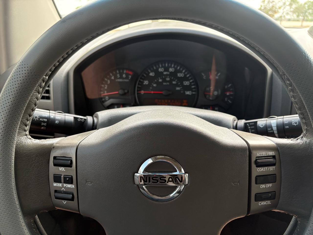 Nissan Armada LE 4WD 2006